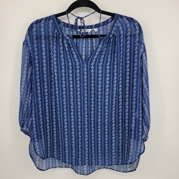 Uniqlo Disney Live Action Beauty and the Beast Blouse👚 - Picture 7 of 11